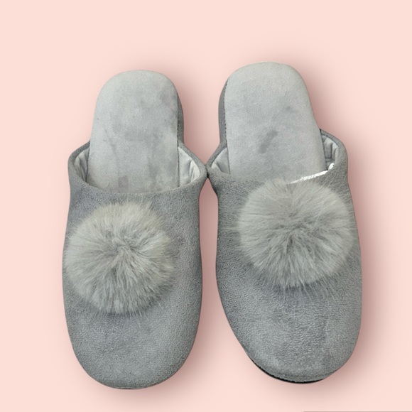 NWOT Pottery Barn Gray Velvet Pom Pom Slippers size 6 - Picture 1 of 5